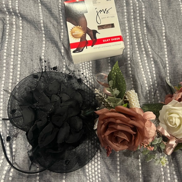 Complete dress ensemble. - Picture 2 of 8